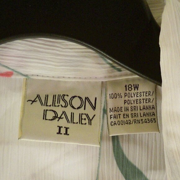 Alurson Daley 2, White Floral Button Up Shirt, 18W - Picture 4 of 4